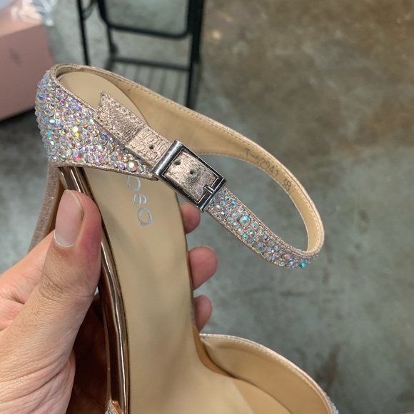 Women’s Crystal Embellished Strass Closed Toe Pumps Mule on a 4 Inch Stiletto - Picture 3 of 10